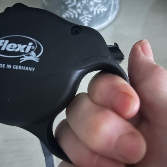 Dog Leash Retractable - Picture 3 of 3